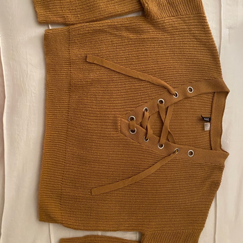 Sweater - Picture 4 of 5